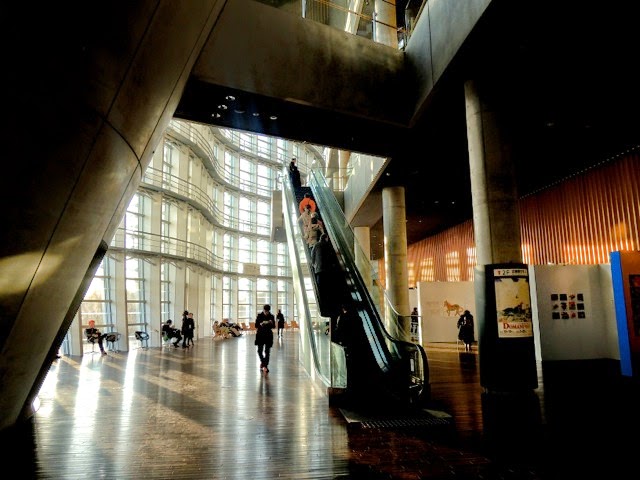 国立新美術館　THE NATIONAL ART CENTER, TOKYO