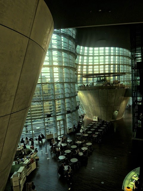 国立新美術館　THE NATIONAL ART CENTER, TOKYO