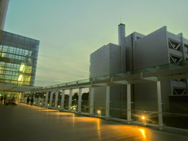 国立新美術館　THE NATIONAL ART CENTER, TOKYO